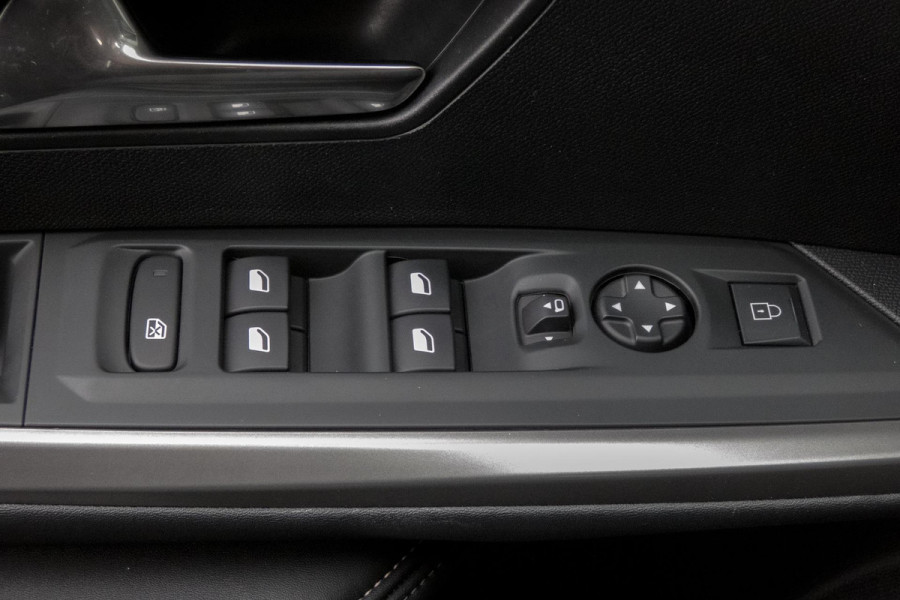 Peugeot 3008 1.2 Hybrid 136 GT | STOELVERWARMING | ACC | STUURWIELVERWARMING | CAMERA | SFEERVERLICHTING