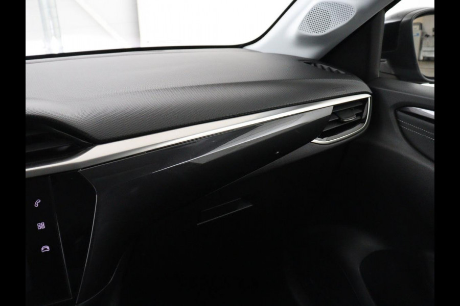Opel CORSA-E Elegance 50 kWh | SOH 90% | 3 Fase | Camera | Warmtepomp | Carplay | Dodehoek detectie | Parkeerhulp | Full LED | Cruise control | Bluetooth | Climate control