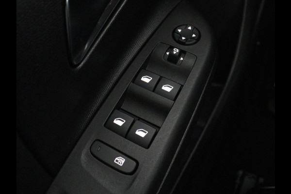 Opel CORSA-E Elegance 50 kWh | SOH 90% | 3 Fase | Camera | Warmtepomp | Carplay | Dodehoek detectie | Parkeerhulp | Full LED | Cruise control | Bluetooth | Climate control