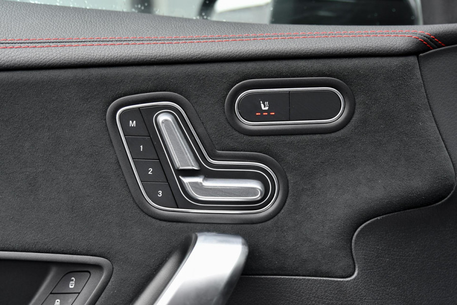 Mercedes-Benz CLA-Klasse 250 e AMG Night, Magno, Pano, Memory, Dodeh, Multibeam, Camera, Sfeer, CarPlay!