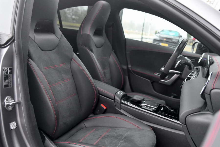 Mercedes-Benz CLA-Klasse 250 e AMG Night, Magno, Pano, Memory, Dodeh, Multibeam, Camera, Sfeer, CarPlay!