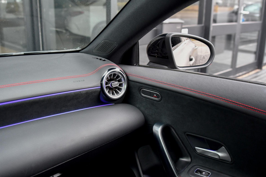 Mercedes-Benz CLA-Klasse 250 e AMG Night, Magno, Pano, Memory, Dodeh, Multibeam, Camera, Sfeer, CarPlay!