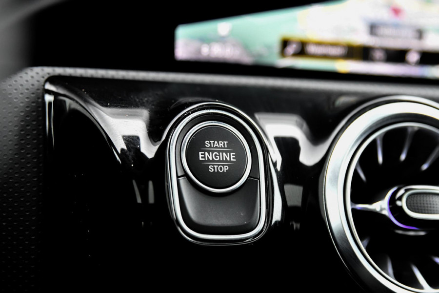 Mercedes-Benz CLA-Klasse 250 e AMG Night, Magno, Pano, Memory, Dodeh, Multibeam, Camera, Sfeer, CarPlay!