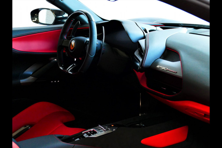 Ferrari SF90 Stradale 4.0 V8 1000 pk INCL BTW/BPM. CARBON SEATS/STUUR LIFT CARPLAY AFS CAMERA phev