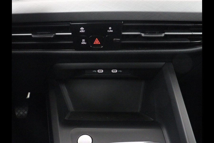 Volkswagen Golf 1.0 TSI Life | Carplay | Sfeerverlichting | Adaptive cruise | Navigatie | Parkeerhulp | Climate control | Full LED | Bluetooth