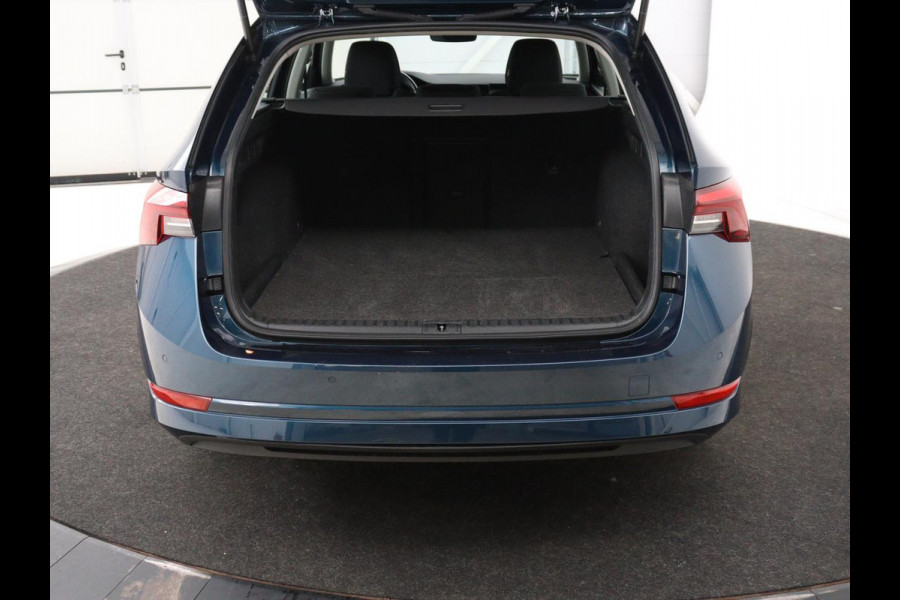 Škoda Octavia 1.4 TSI iV PHEV Business Edition | Adaptive cruise | Stuurverwarming | Carplay | Navigatie | Parkeerhulp | 18'' | Full LED | Climate control | Plug In