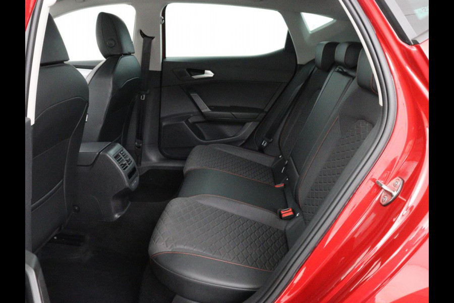 Seat Leon 1.4 TSI eHybrid PHEV FR | Stoel & stuurverwarming | Camera | Adaptive cruise | Carplay | Navigatie | Sfeerverlichting | Park Assist | Climate control | Full LED | PHEV | Plug In