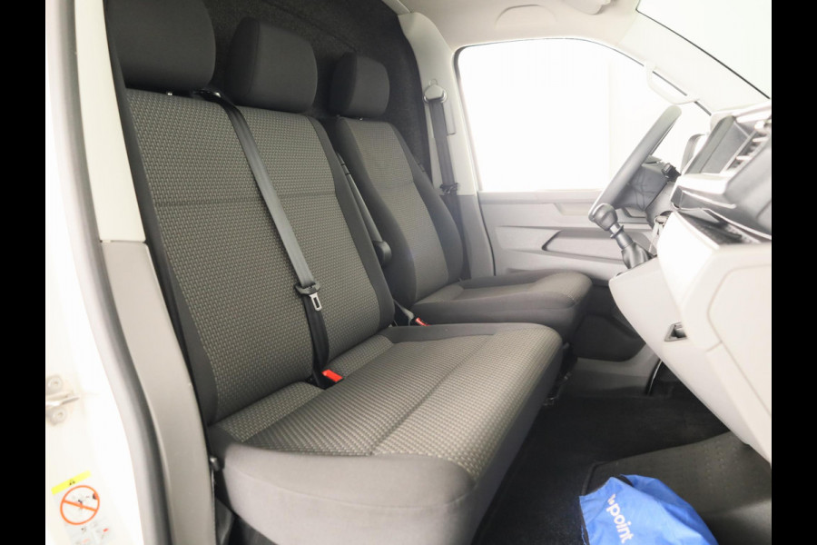 Volkswagen Transporter 2.0 TDI L2H1 28 Comfortline 110 pk | Verlengde garantie | Navigatie via App | Parkeersensoren achter | Cruise control |