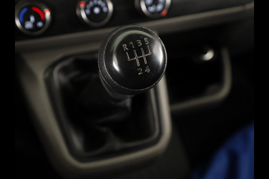 Volkswagen Transporter 2.0 TDI L2H1 28 Comfortline 110 pk | Verlengde garantie | Navigatie via App | Parkeersensoren achter | Cruise control |