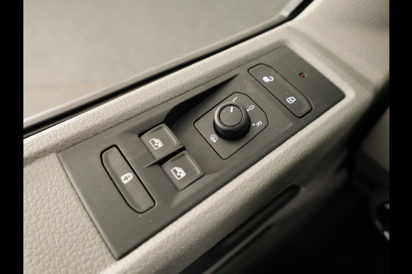 Volkswagen Transporter 2.0 TDI L2H1 28 Comfortline 110 pk | Verlengde garantie | Navigatie via App | Parkeersensoren achter | Cruise control |