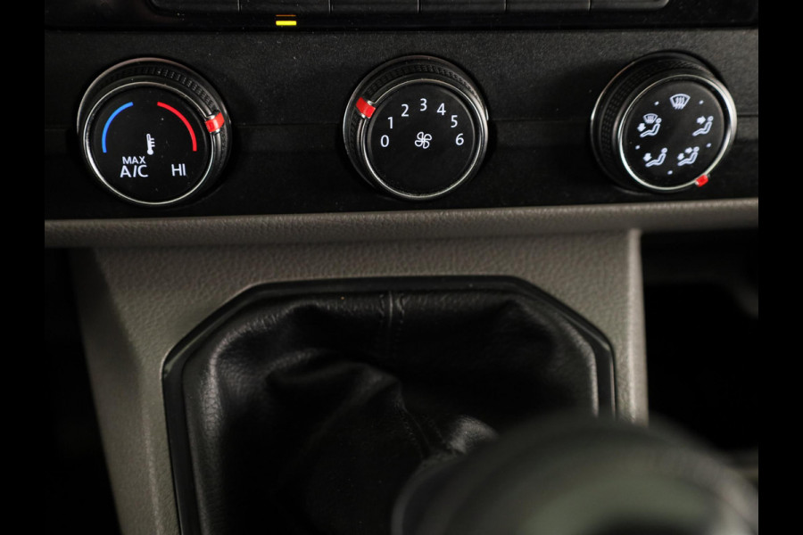 Volkswagen Transporter 2.0 TDI L2H1 28 Comfortline 110 pk | Verlengde garantie | Navigatie via App | Parkeersensoren achter | Cruise control |