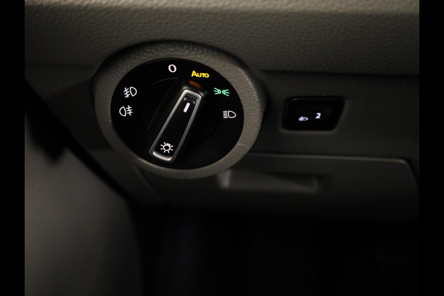 Volkswagen Transporter 2.0 TDI L2H1 28 Comfortline 110 pk | Verlengde garantie | Navigatie via App | Parkeersensoren achter | Cruise control |