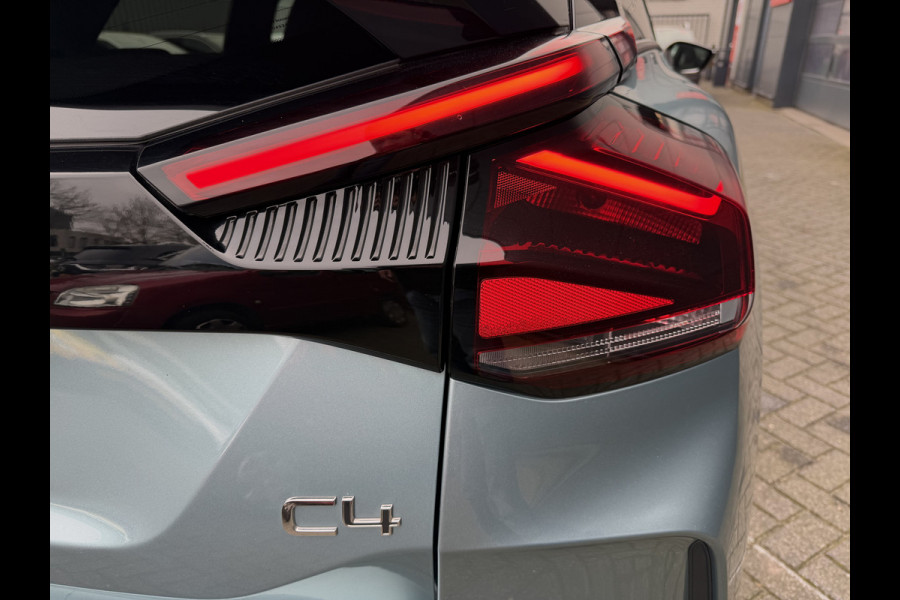 Citroën C4 130pk Shine (Camera - Keyless Entry - LED - Parkeersensoren V+A - Automatische Airco - Adaptieve Cruise Controle - Leder)