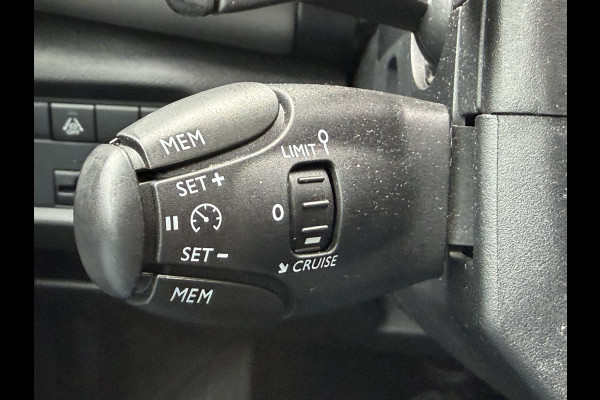 Citroën C5 Aircross 180pk Feel (Camera - Keyless Entry - Automatische Airco - Navigatie - Parkeersensoren V+A - 18"incl 4S - Comfort Seats)