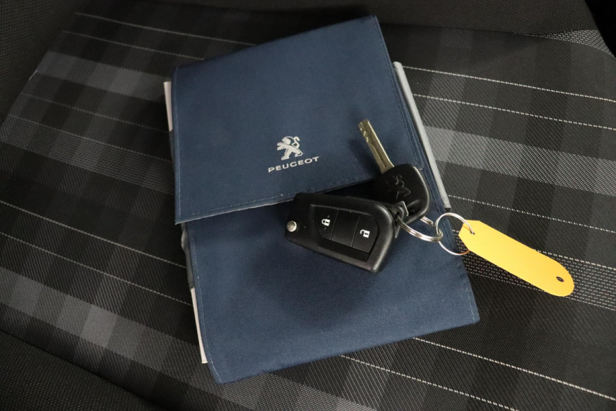 Peugeot 108 1.0 e-VTi Allure|Camera|Apple Carplay|Climate Control