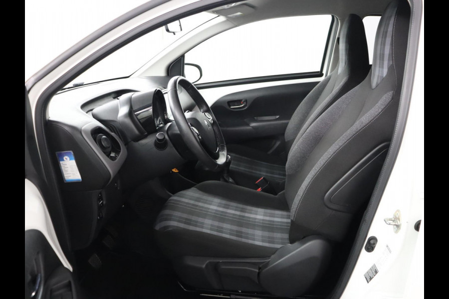 Peugeot 108 1.0 e-VTi Allure|Camera|Apple Carplay|Climate Control