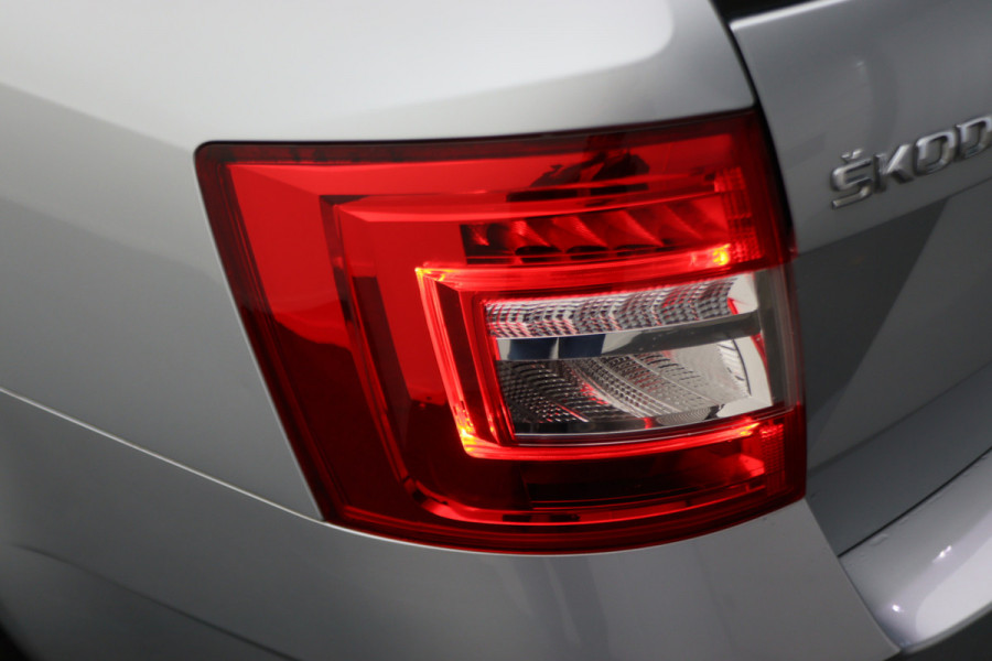 Škoda Octavia Combi 1.0 TSI Greentech Business Edition Climate, Cruise, Camera, Apple Carplay, Elektrisch Pakket, 16''