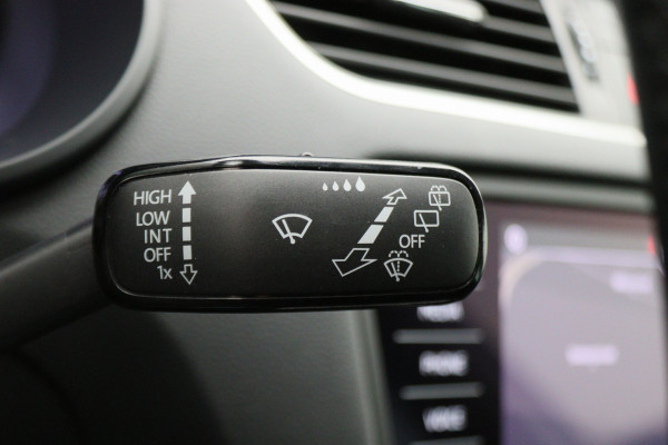 Škoda Octavia Combi 1.0 TSI Greentech Business Edition Climate, Cruise, Camera, Apple Carplay, Elektrisch Pakket, 16''