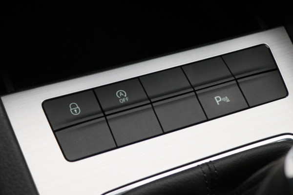 Škoda Octavia Combi 1.0 TSI Greentech Business Edition Climate, Cruise, Camera, Apple Carplay, Elektrisch Pakket, 16''