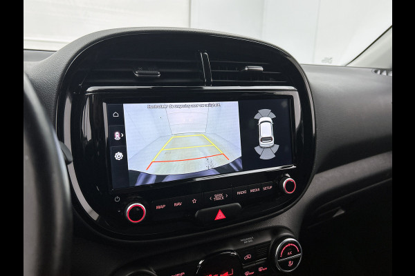 Kia e-Soul 150kW / 64kWh / SOH 100% / Executive line / Leder / TV. DVD scherm / Xenon / Navigatie / Airco-ecc. / Apk 12-2026