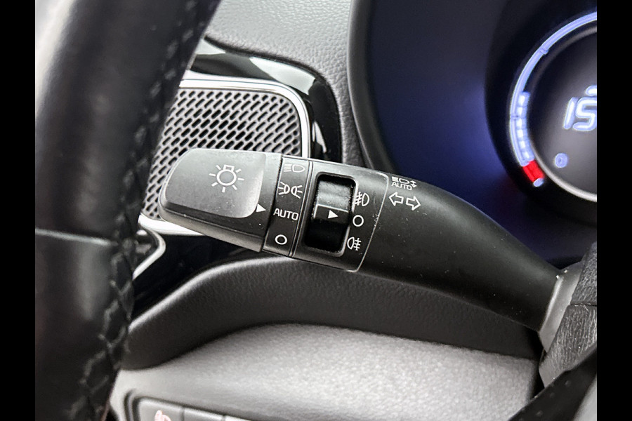 Kia e-Soul 150kW / 64kWh / SOH 100% / Executive line / Leder / TV. DVD scherm / Xenon / Navigatie / Airco-ecc. / Apk 12-2026