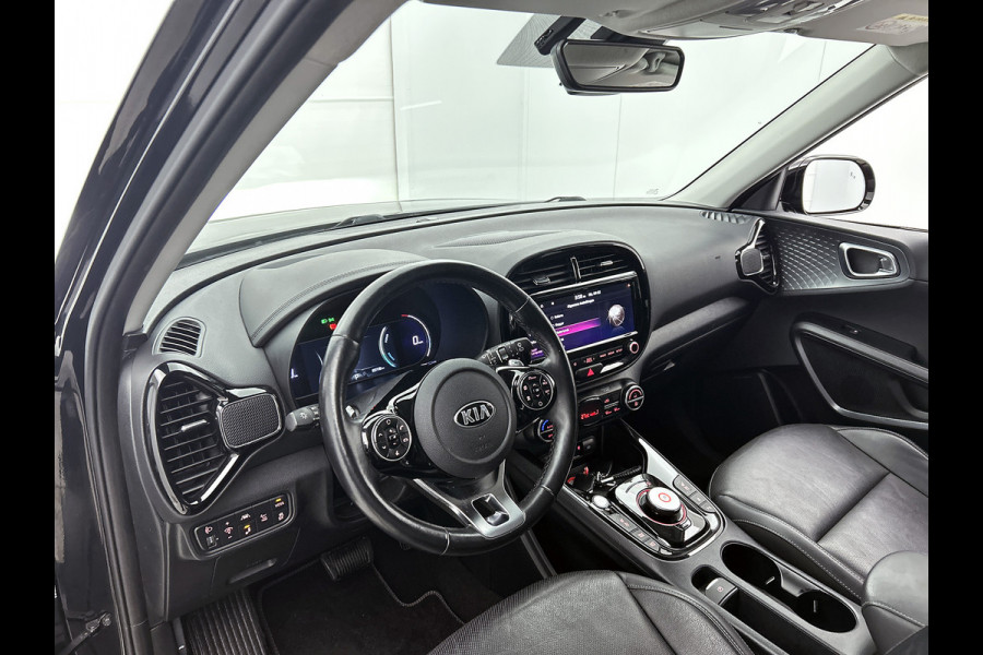 Kia e-Soul 150kW / 64kWh / SOH 100% / Executive line / Leder / TV. DVD scherm / Xenon / Navigatie / Airco-ecc. / Apk 12-2026
