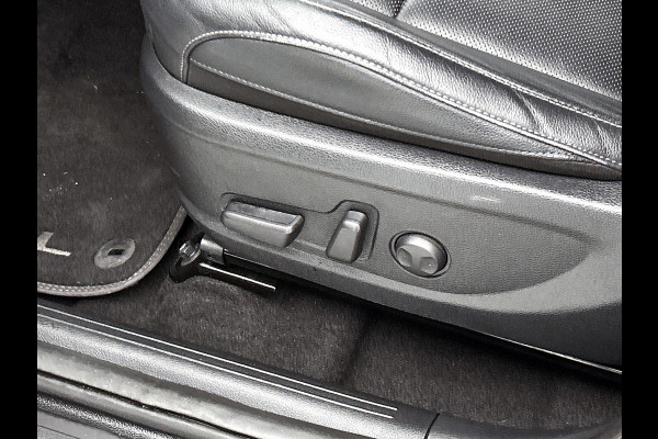 Kia e-Soul 150kW / 64kWh / SOH 100% / Executive line / Leder / TV. DVD scherm / Xenon / Navigatie / Airco-ecc. / Apk 12-2026