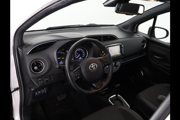 Toyota Yaris 1.5 Hybrid Executive | Panoramadak | Leder | Lichtmetalen velgen | Navigatie