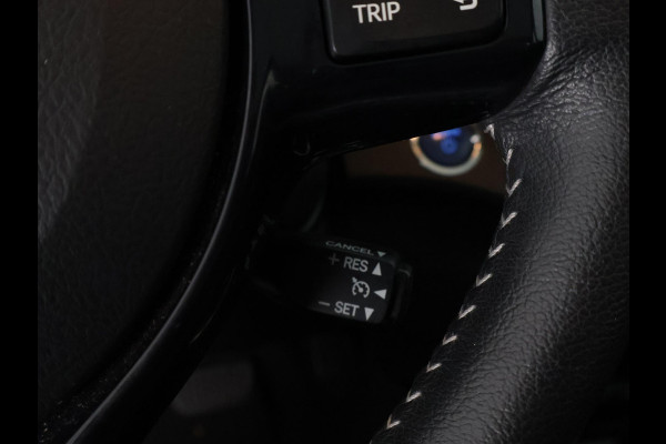 Toyota Yaris 1.5 Hybrid Executive | Panoramadak | Leder | Lichtmetalen velgen | Navigatie