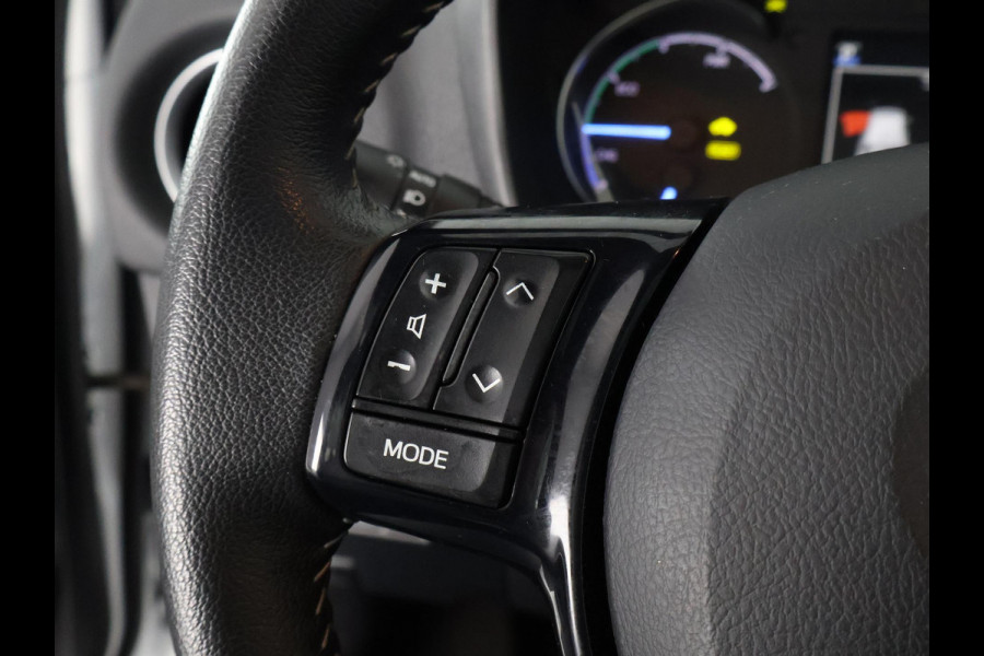 Toyota Yaris 1.5 Hybrid Executive | Panoramadak | Leder | Lichtmetalen velgen | Navigatie