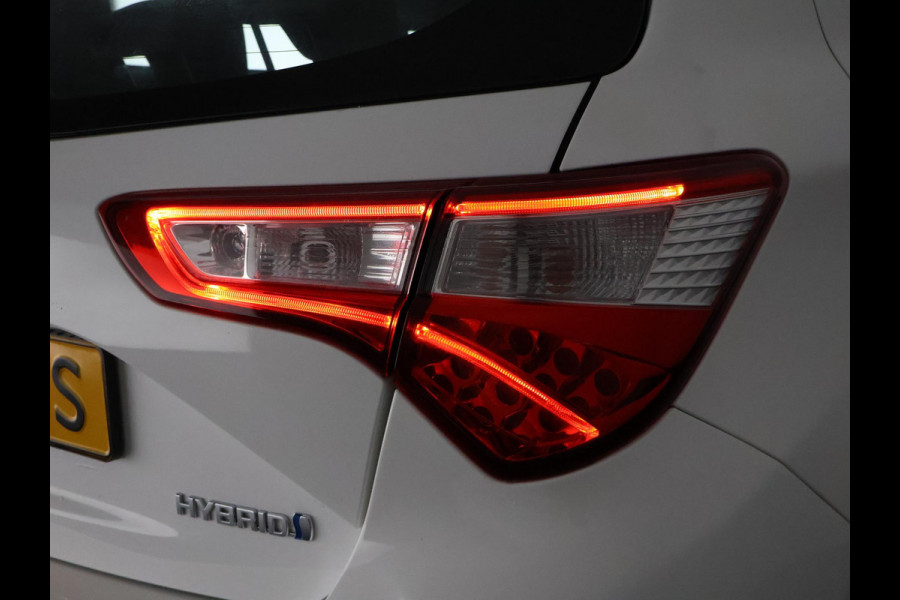 Toyota Yaris 1.5 Hybrid Executive | Panoramadak | Leder | Lichtmetalen velgen | Navigatie