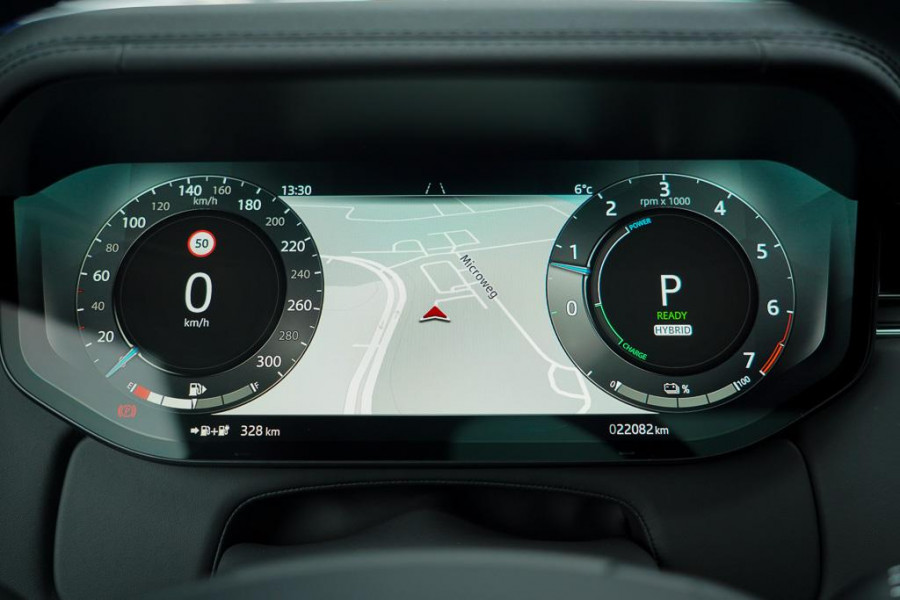 Land Rover Range Rover 3.0 P460e HSE PHEV / Batumi Gold / Towing Pack / Pano / NL Auto / 4Wiel sturing