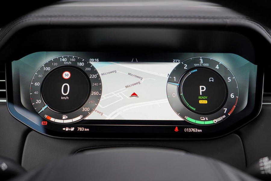 Land Rover Range Rover 3.0 P460e HSE PHEV / Batumi Gold / Towing Pack / Pano / NL Auto / 4Wiel sturing