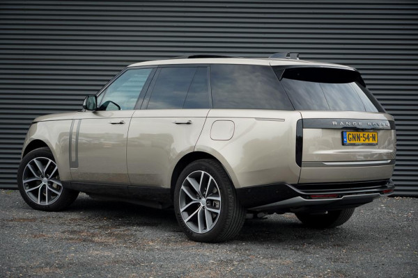 Land Rover Range Rover 3.0 P460e HSE PHEV / Batumi Gold / Towing Pack / Pano / NL Auto / 4Wiel sturing