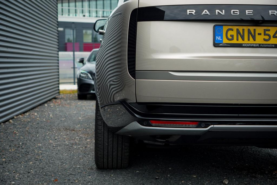 Land Rover Range Rover 3.0 P460e HSE PHEV / Batumi Gold / Towing Pack / Pano / NL Auto / 4Wiel sturing