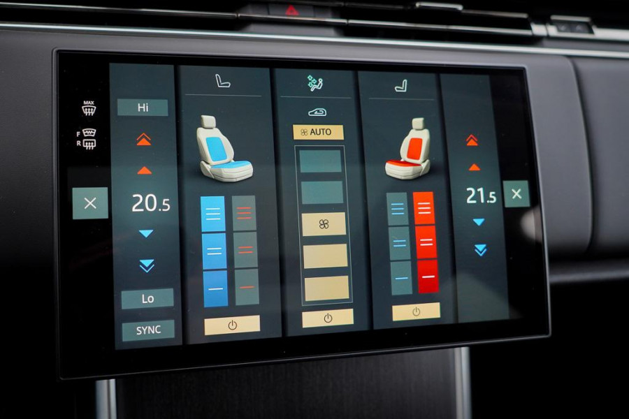 Land Rover Range Rover 3.0 P460e HSE PHEV / Batumi Gold / Towing Pack / Pano / NL Auto / 4Wiel sturing