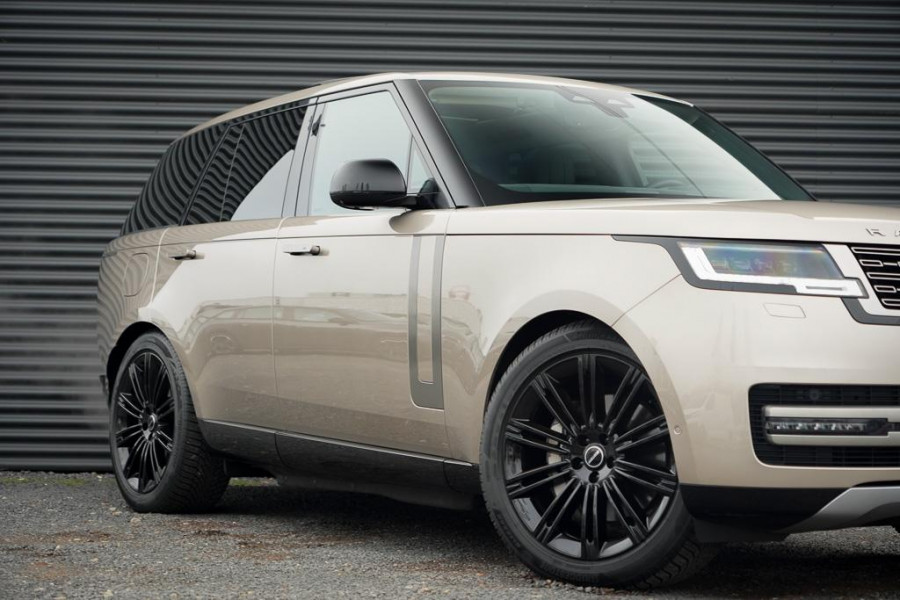 Land Rover Range Rover 3.0 P460e HSE PHEV / Batumi Gold / Towing Pack / Pano / NL Auto / 4Wiel sturing