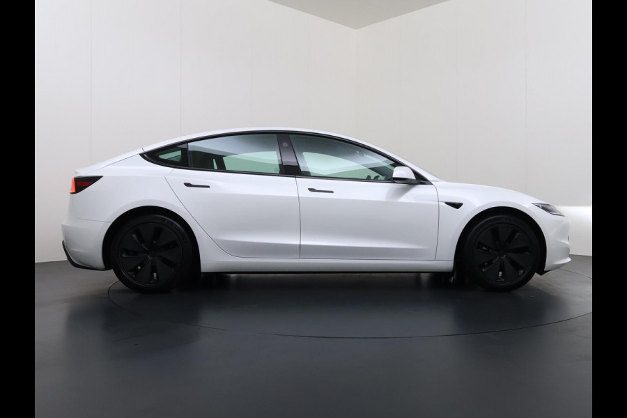 Tesla Model 3 Premium Long Range AWD 78 kWh ORGINELE AFN. TREKHAAK TESLA| AUTOPILOT| STOELVENTILATIE + VERWARMING| VOLLEDIGE TESLA GARANTIE T/M 01/2028 OF 80.000KM| DE HOOGVOLTACCU EN AANDRIJFLIJN TOT 2032 of 192.000KM |