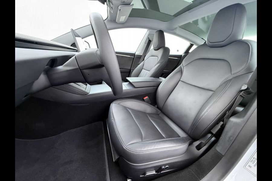 Tesla Model 3 Premium Long Range AWD 78 kWh ORGINELE AFN. TREKHAAK TESLA| AUTOPILOT| STOELVENTILATIE + VERWARMING| VOLLEDIGE TESLA GARANTIE T/M 01/2028 OF 80.000KM| DE HOOGVOLTACCU EN AANDRIJFLIJN TOT 2032 of 192.000KM |