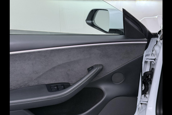 Tesla Model 3 Premium Long Range AWD 78 kWh ORGINELE AFN. TREKHAAK TESLA| AUTOPILOT| STOELVENTILATIE + VERWARMING| VOLLEDIGE TESLA GARANTIE T/M 01/2028 OF 80.000KM| DE HOOGVOLTACCU EN AANDRIJFLIJN TOT 2032 of 192.000KM |