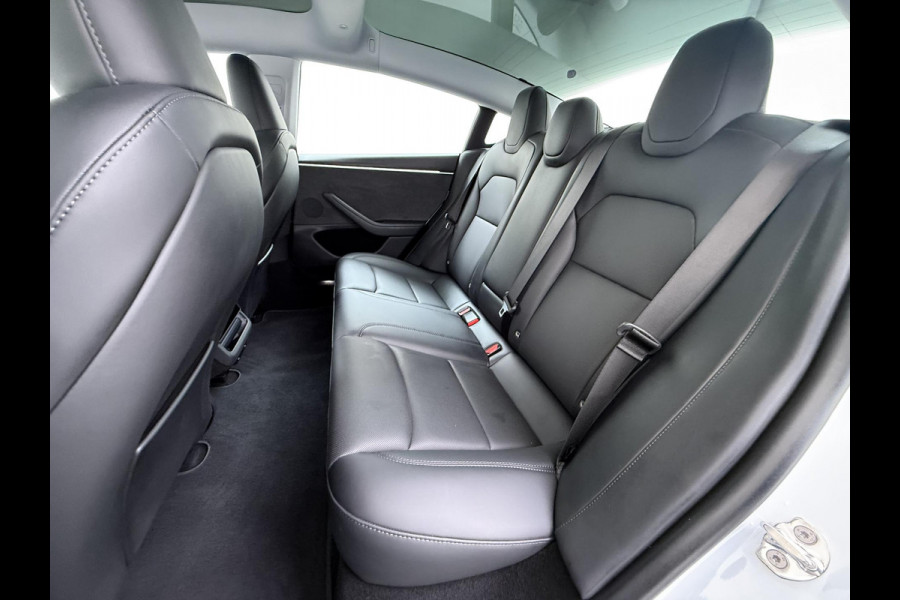 Tesla Model 3 Premium Long Range AWD 78 kWh ORGINELE AFN. TREKHAAK TESLA| AUTOPILOT| STOELVENTILATIE + VERWARMING| VOLLEDIGE TESLA GARANTIE T/M 01/2028 OF 80.000KM| DE HOOGVOLTACCU EN AANDRIJFLIJN TOT 2032 of 192.000KM |
