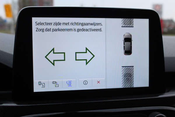 Ford Kuga 2.5 PHEV ST-Line X , 1500kg Trekgewicht Hybride rijden voor een reële prijs ! Adaptive Cruise Control, Stoel-, stuur- en voorraamverwarming, Climate Control, Metallic lak, Camera v+a, Elektr. achterklep, Side- en lane assist etc.