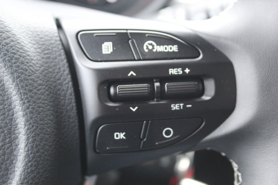 Kia Picanto 1.0-67pk DPi DynamicLine. Kwalitatief erg goed wagen voor jaren zorgeloos rijplezier! Airco, metallic lak, camera, cruise control, elektr. ramen v+a, Android auto/Apple carplay, DAB radio, USB aansl., LM wielen etc