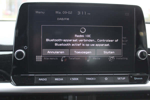 Kia Picanto 1.0-67pk DPi DynamicLine. Kwalitatief erg goed wagen voor jaren zorgeloos rijplezier! Airco, metallic lak, camera, cruise control, elektr. ramen v+a, Android auto/Apple carplay, DAB radio, USB aansl., LM wielen etc