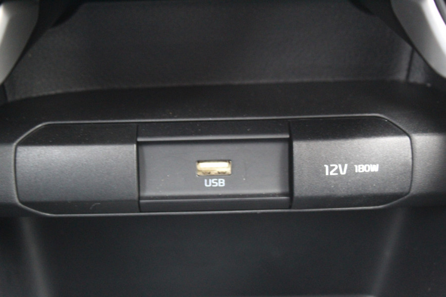 Kia Picanto 1.0-67pk DPi DynamicLine. Kwalitatief erg goed wagen voor jaren zorgeloos rijplezier! Airco, metallic lak, camera, cruise control, elektr. ramen v+a, Android auto/Apple carplay, DAB radio, USB aansl., LM wielen etc