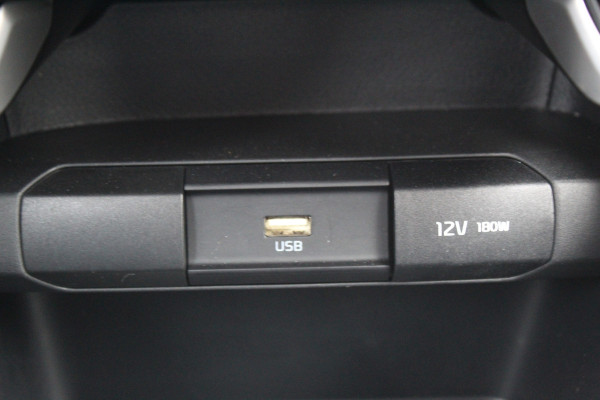 Kia Picanto 1.0-67pk DPi DynamicLine. Kwalitatief erg goed wagen voor jaren zorgeloos rijplezier! Airco, metallic lak, camera, cruise control, elektr. ramen v+a, Android auto/Apple carplay, DAB radio, USB aansl., LM wielen etc