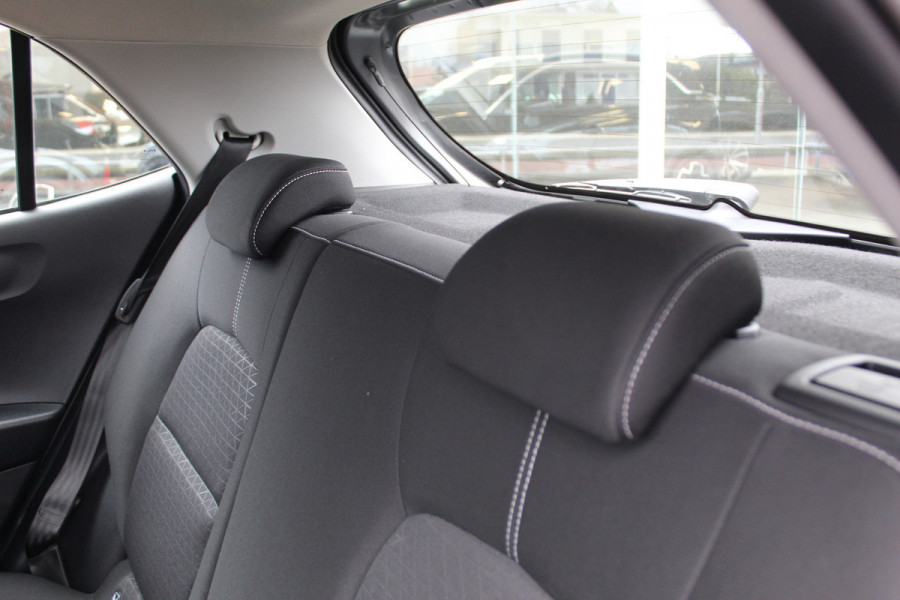 Kia Picanto 1.0-67pk DPi DynamicLine. Kwalitatief erg goed wagen voor jaren zorgeloos rijplezier! Airco, metallic lak, camera, cruise control, elektr. ramen v+a, Android auto/Apple carplay, DAB radio, USB aansl., LM wielen etc