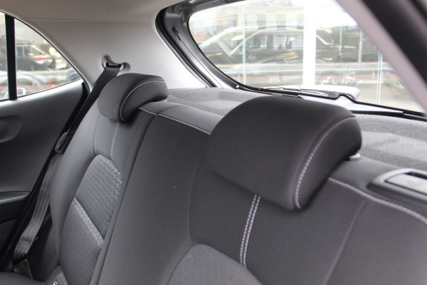 Kia Picanto 1.0-67pk DPi DynamicLine. Kwalitatief erg goed wagen voor jaren zorgeloos rijplezier! Airco, metallic lak, camera, cruise control, elektr. ramen v+a, Android auto/Apple carplay, DAB radio, USB aansl., LM wielen etc