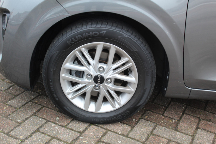 Kia Picanto 1.0-67pk DPi DynamicLine. Kwalitatief erg goed wagen voor jaren zorgeloos rijplezier! Airco, metallic lak, camera, cruise control, elektr. ramen v+a, Android auto/Apple carplay, DAB radio, USB aansl., LM wielen etc