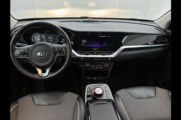 Kia e-Niro DynamicLine 64 kWh (NAVIGATIE, STOEL-/STUURVERWARMING, CARPLAY, 1e EIGENAAR)